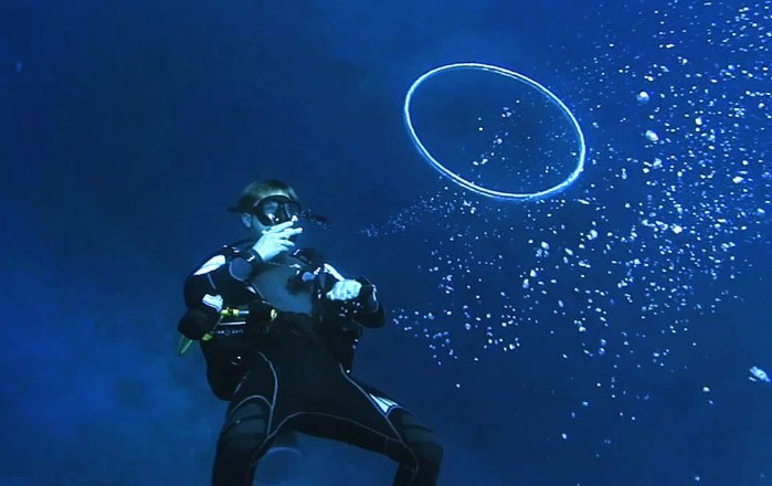 11. How To Make Bubble Rings While Diving2